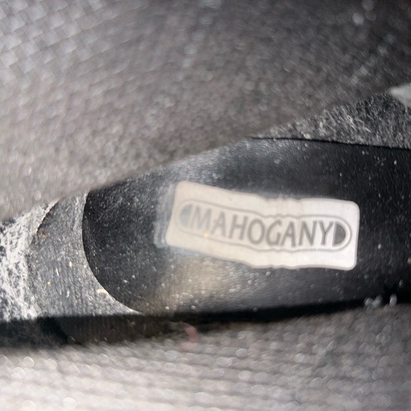 Mahogany - Picture 4 of 11